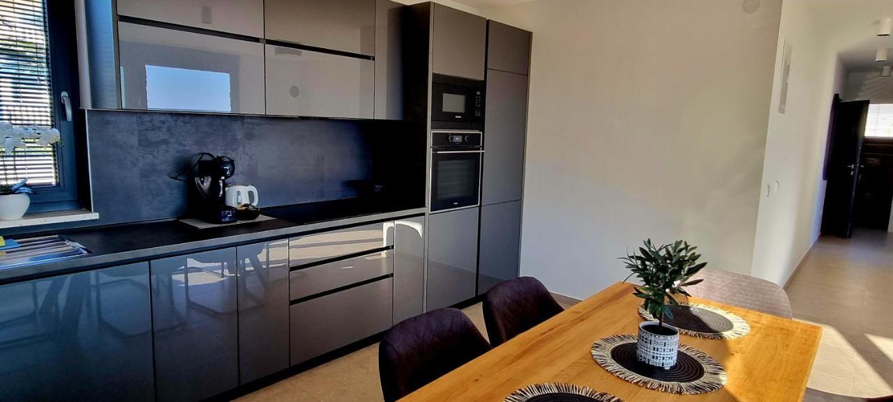 Dinary Apartman Vir Bagian luar foto